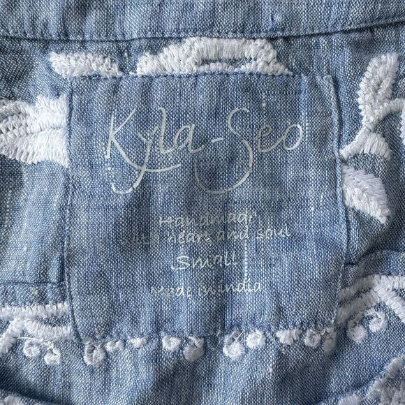 Kyla Seo Shirt Womens S Blue Linen Chambray Floral Embroidered Beach Coastal - Picture 3 of 11